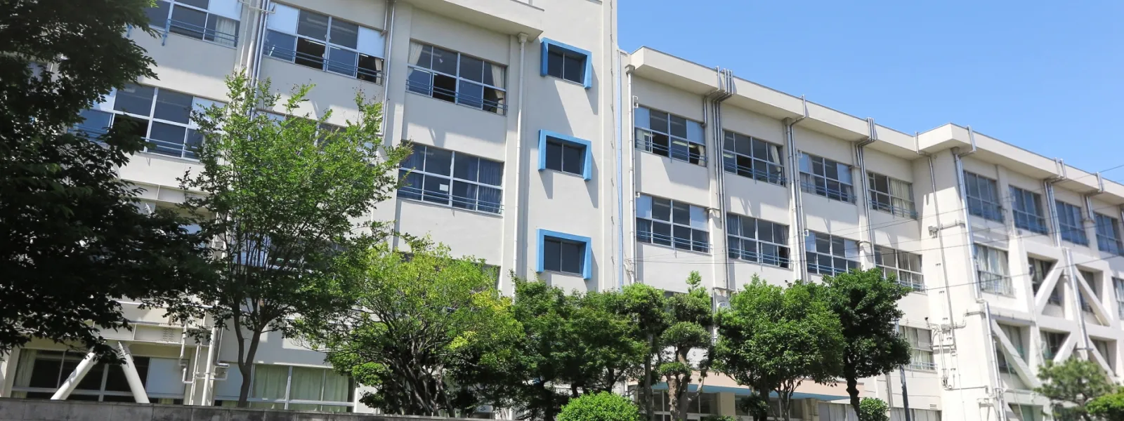 学校の外観